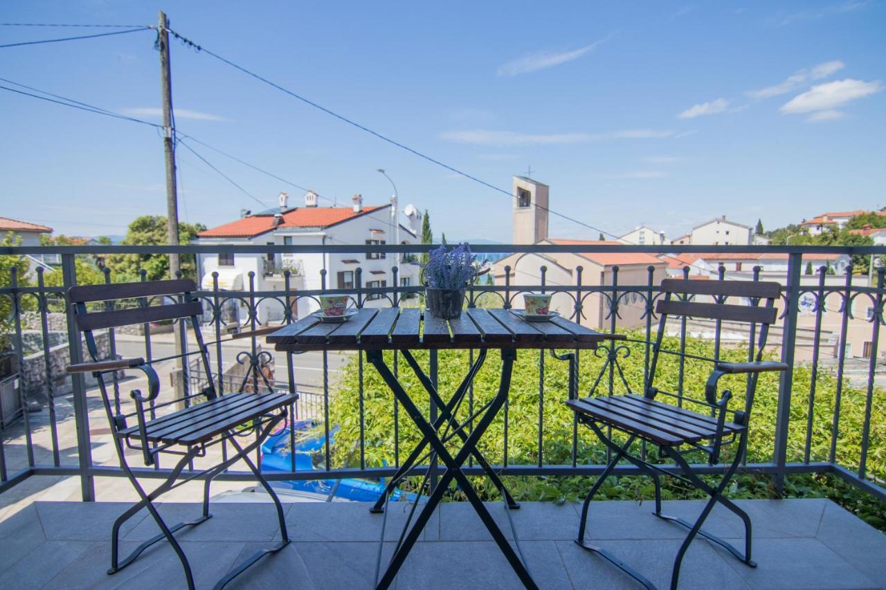 Apartmani Mario Malinska Exterior photo
